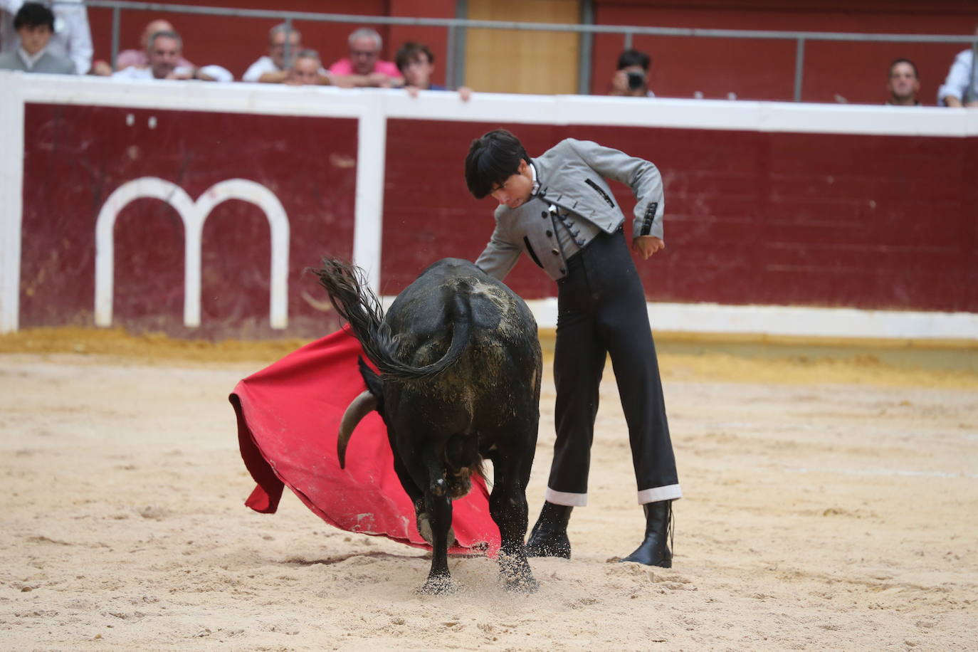 La cantera riojana se da cita en la plaza de toros de La Ribera