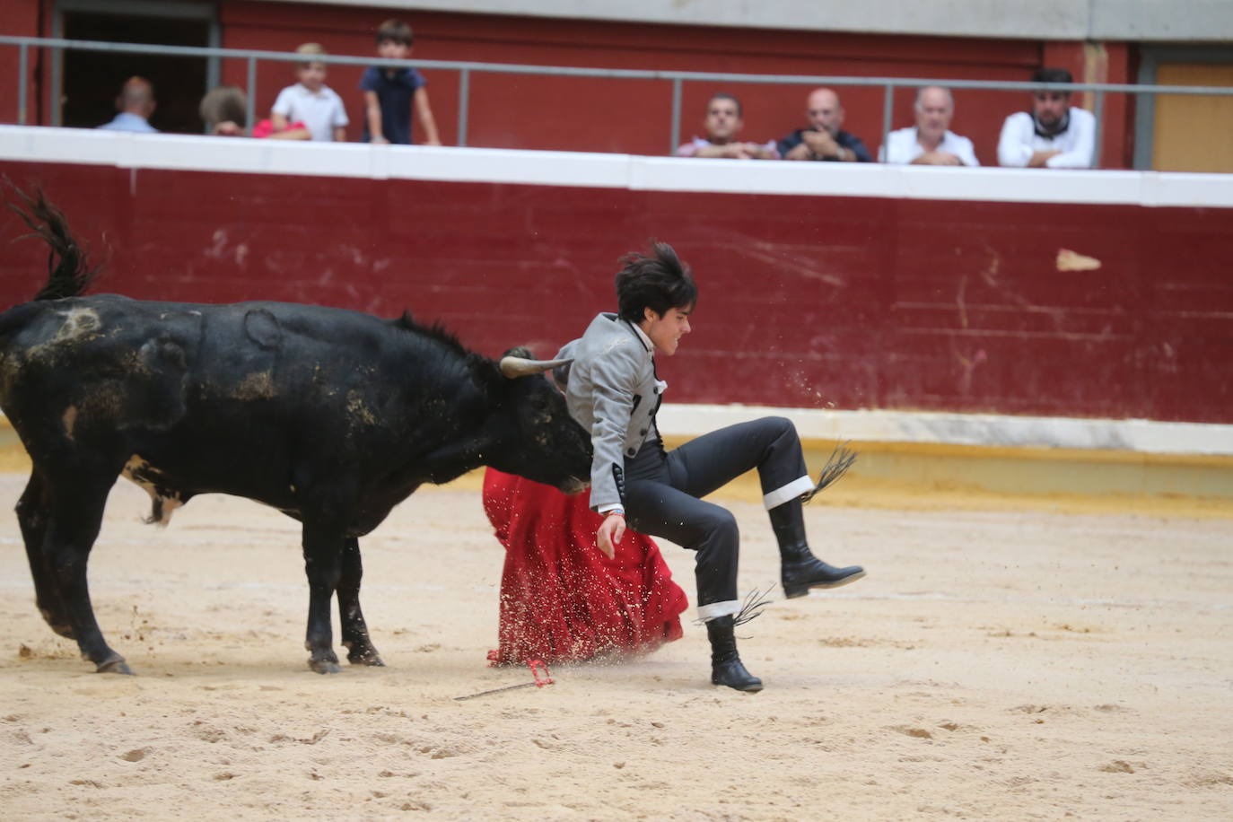 La cantera riojana se da cita en la plaza de toros de La Ribera