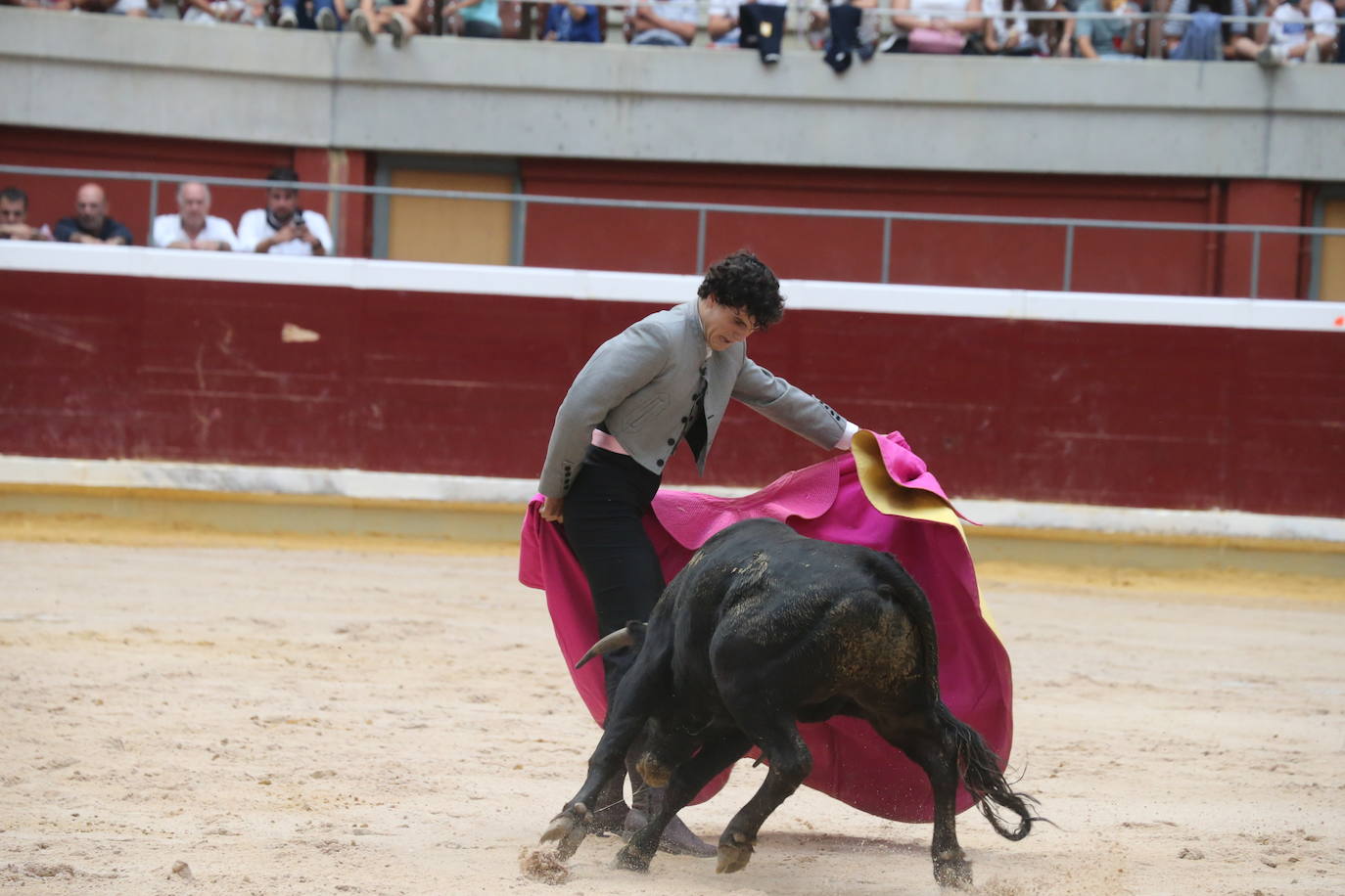 La cantera riojana se da cita en la plaza de toros de La Ribera
