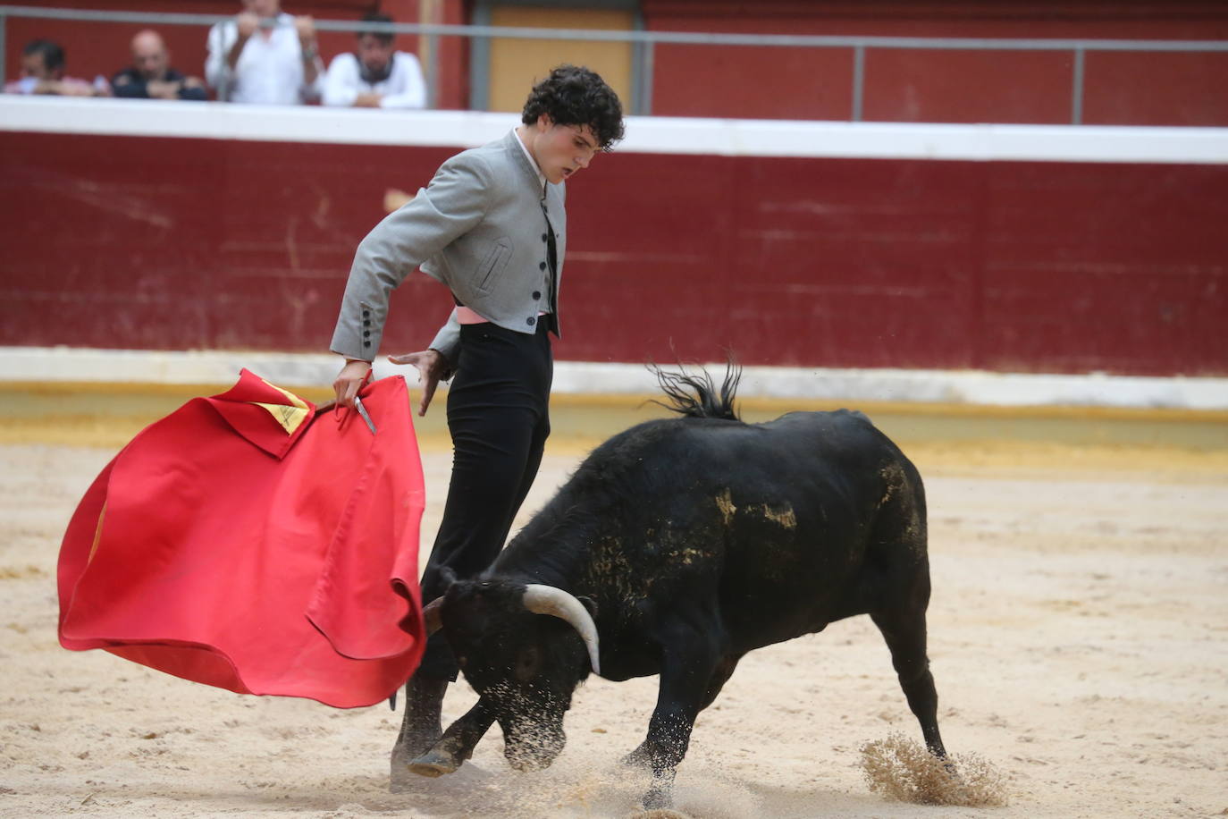 La cantera riojana se da cita en la plaza de toros de La Ribera