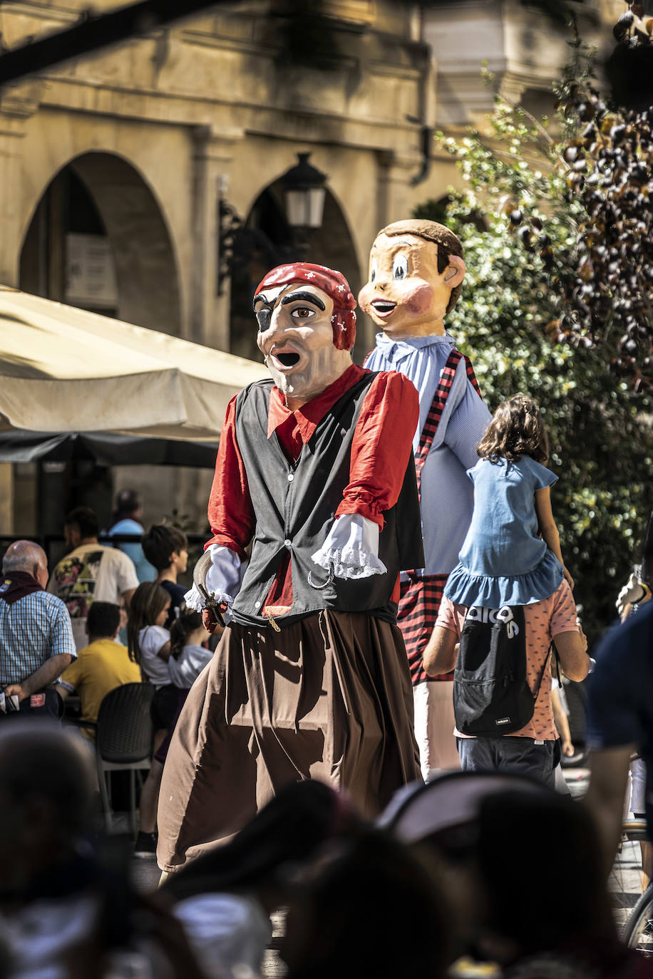 Mañana de gigantes para grandes y pequeños