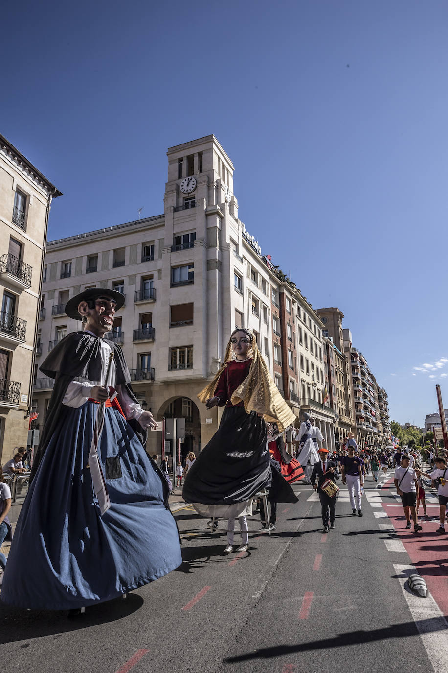 Mañana de gigantes para grandes y pequeños