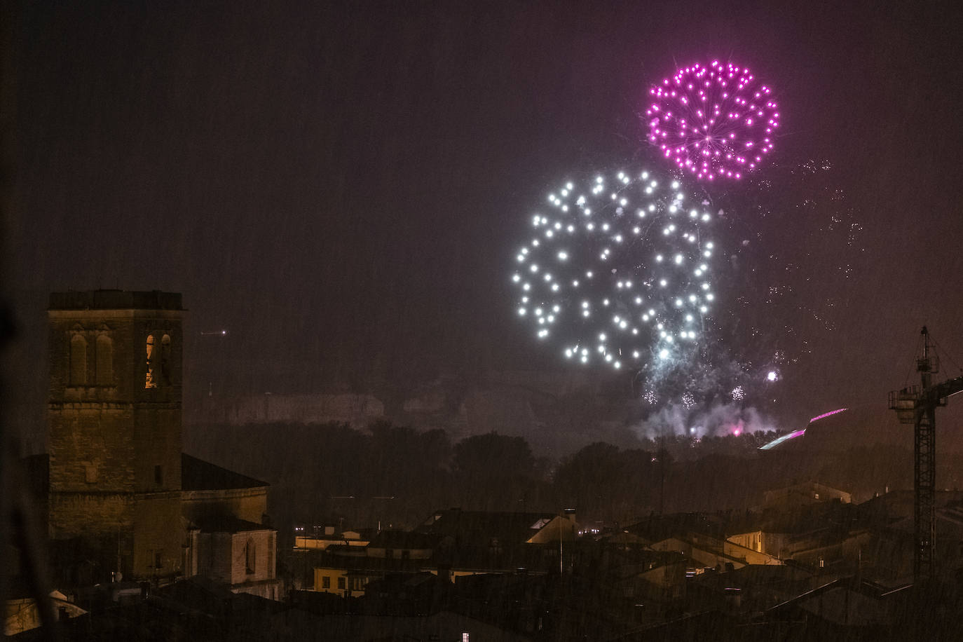 Noche de fuegos artificiales con Pirotecnia Zaragozana