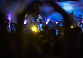 Álvaro de Luna, en el concierto en la plaza del Ayuntamiento.