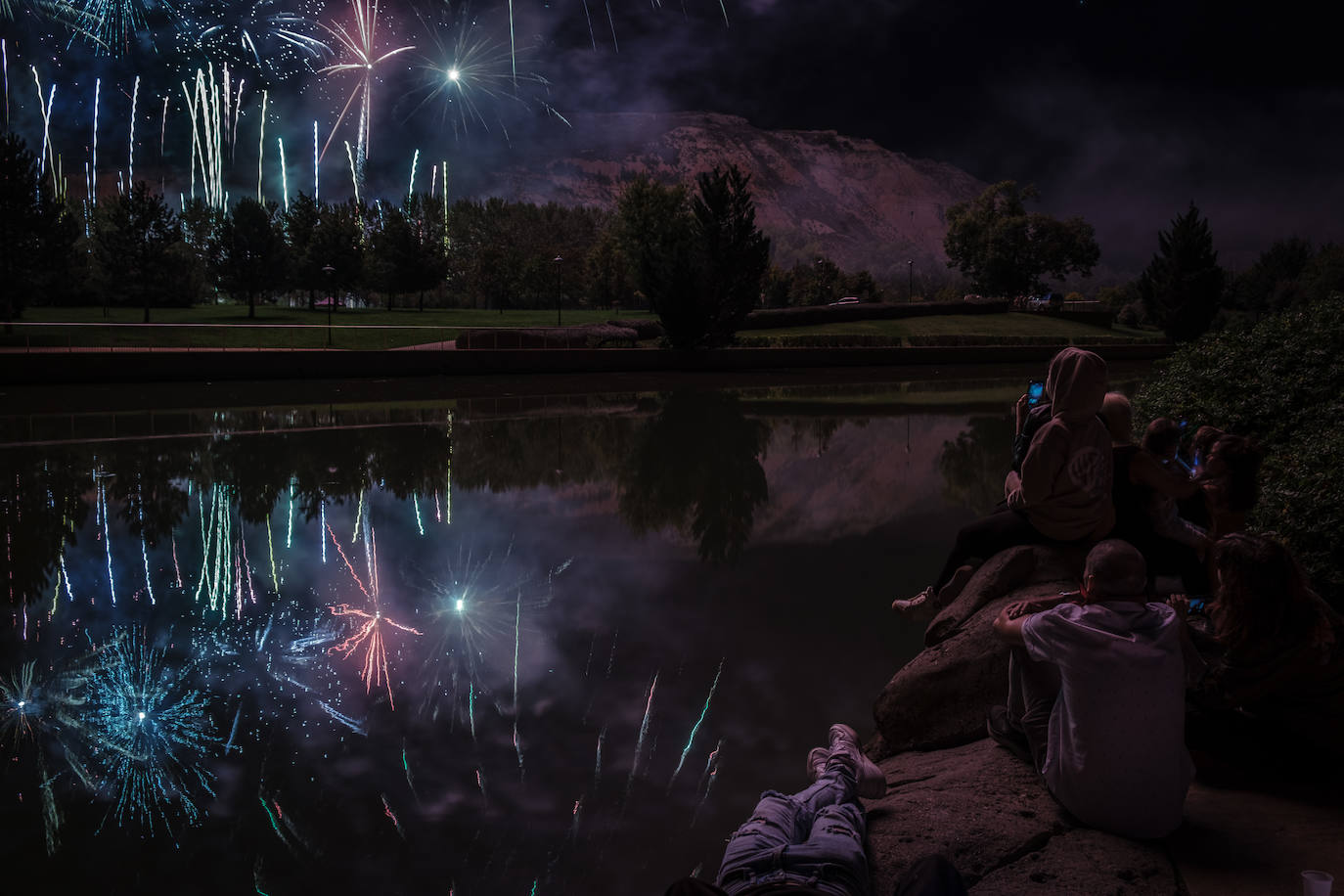 Pirotecnia Pablo pone color a la noche del miércoles