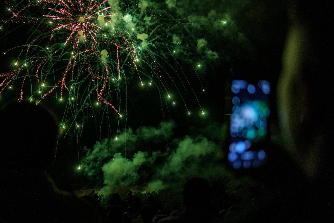 Pirotecnia Pablo pone color a la noche del miércoles