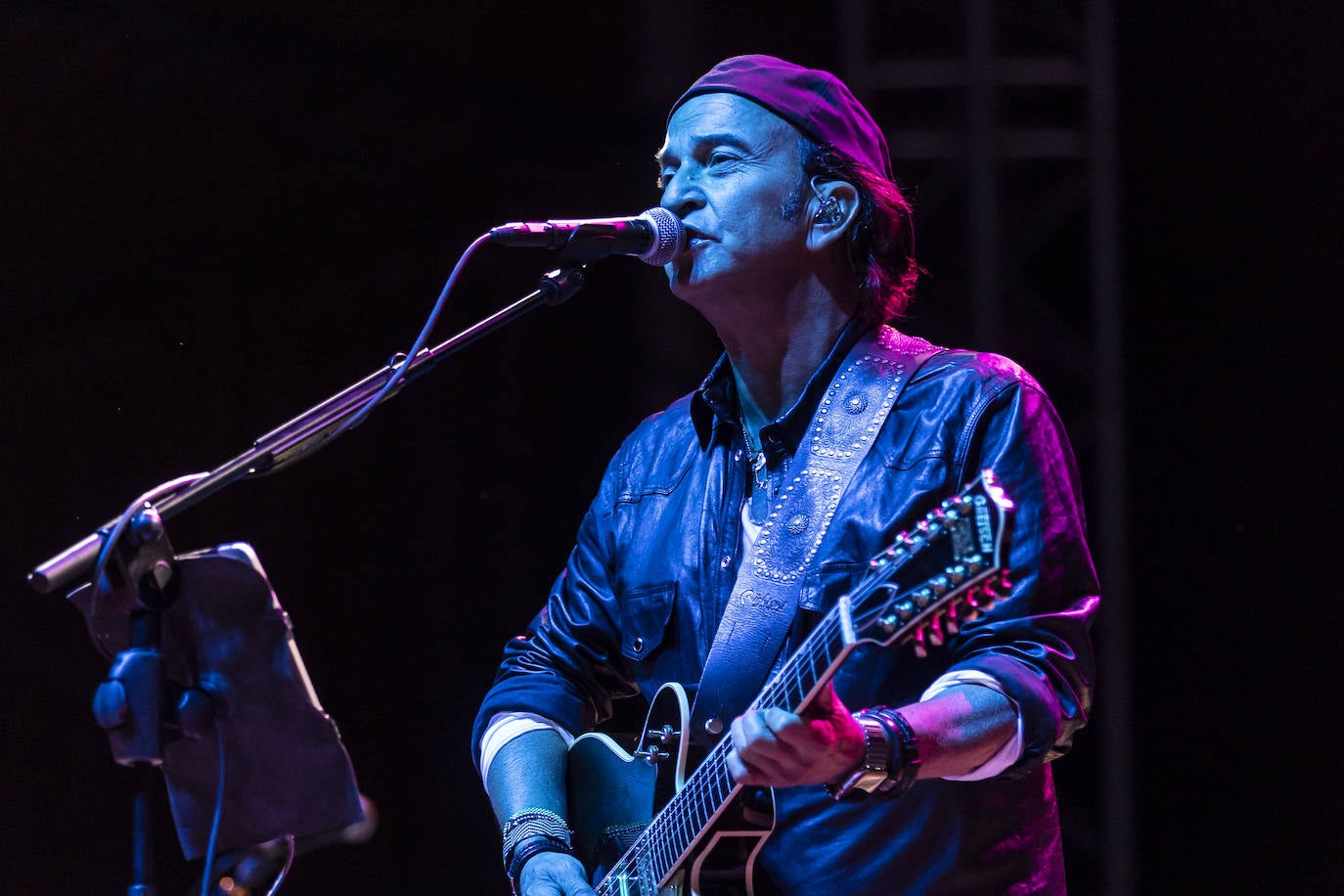 Concierto de Los Secretos en la plaza del Ayuntamiento