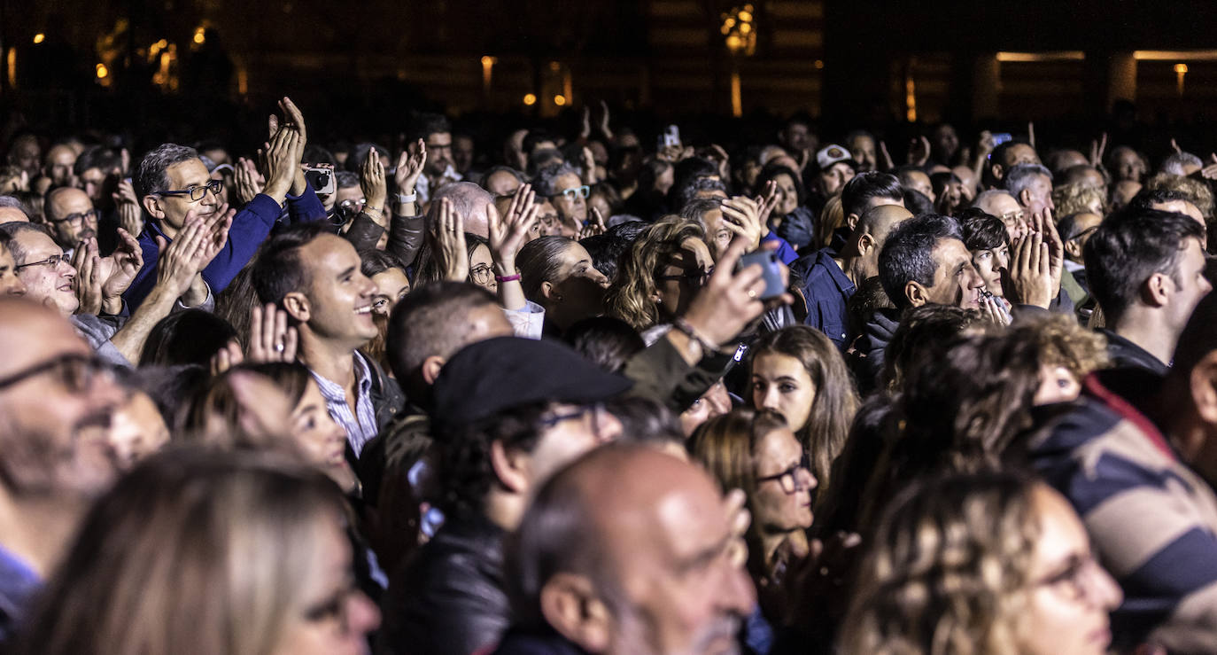 Concierto de Los Secretos en la plaza del Ayuntamiento
