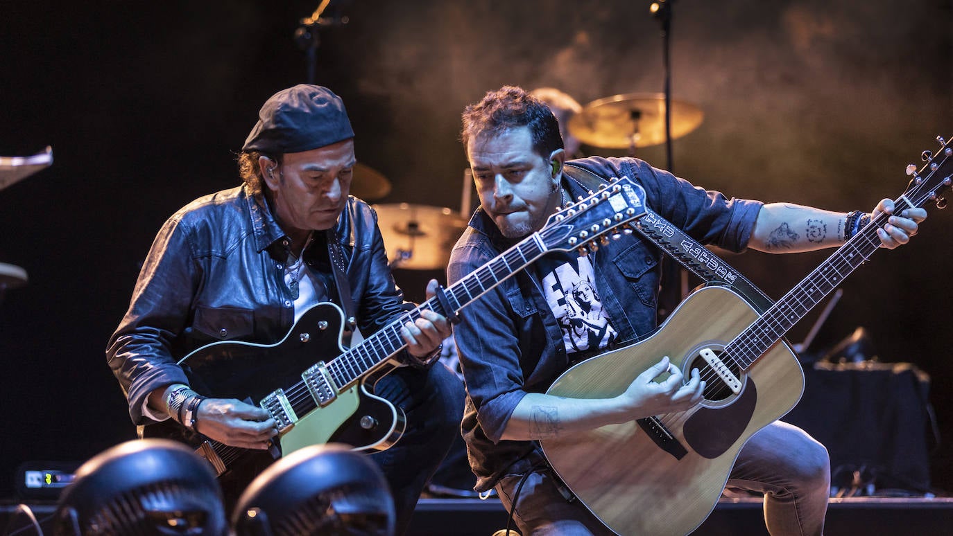 Concierto de Los Secretos en la plaza del Ayuntamiento
