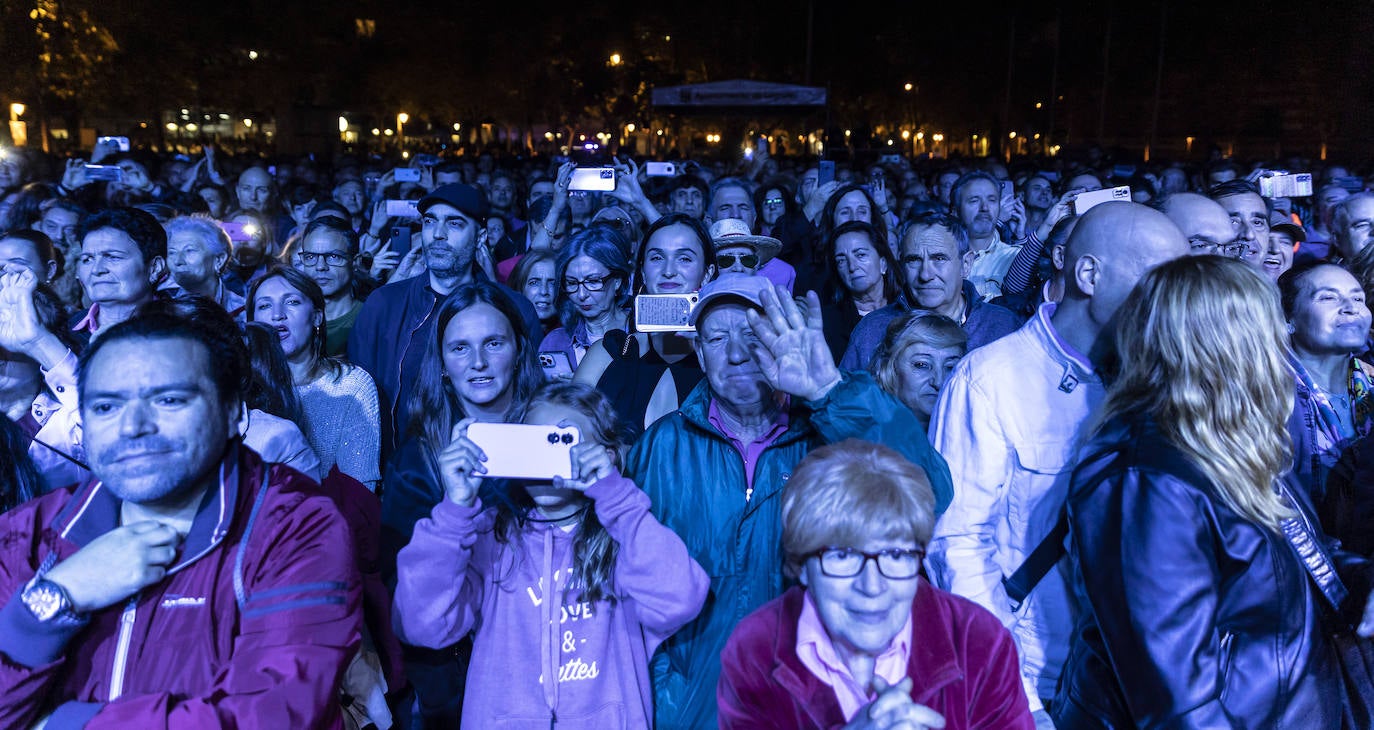Concierto de Los Secretos en la plaza del Ayuntamiento