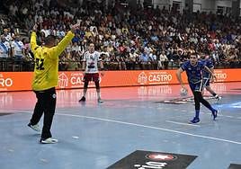 Mohamed Aly se planta ante el exfranjivino Mario Dorado. El egipcio está en un gran momento.