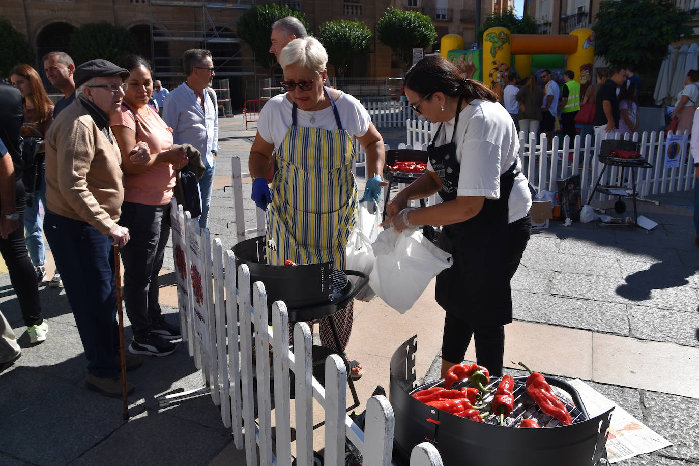 &#039;Calahorra con pimientos&#039; llena las calles de olor y sabor