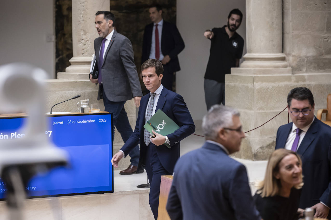 El pleno del Parlamento de La Rioja en imágenes