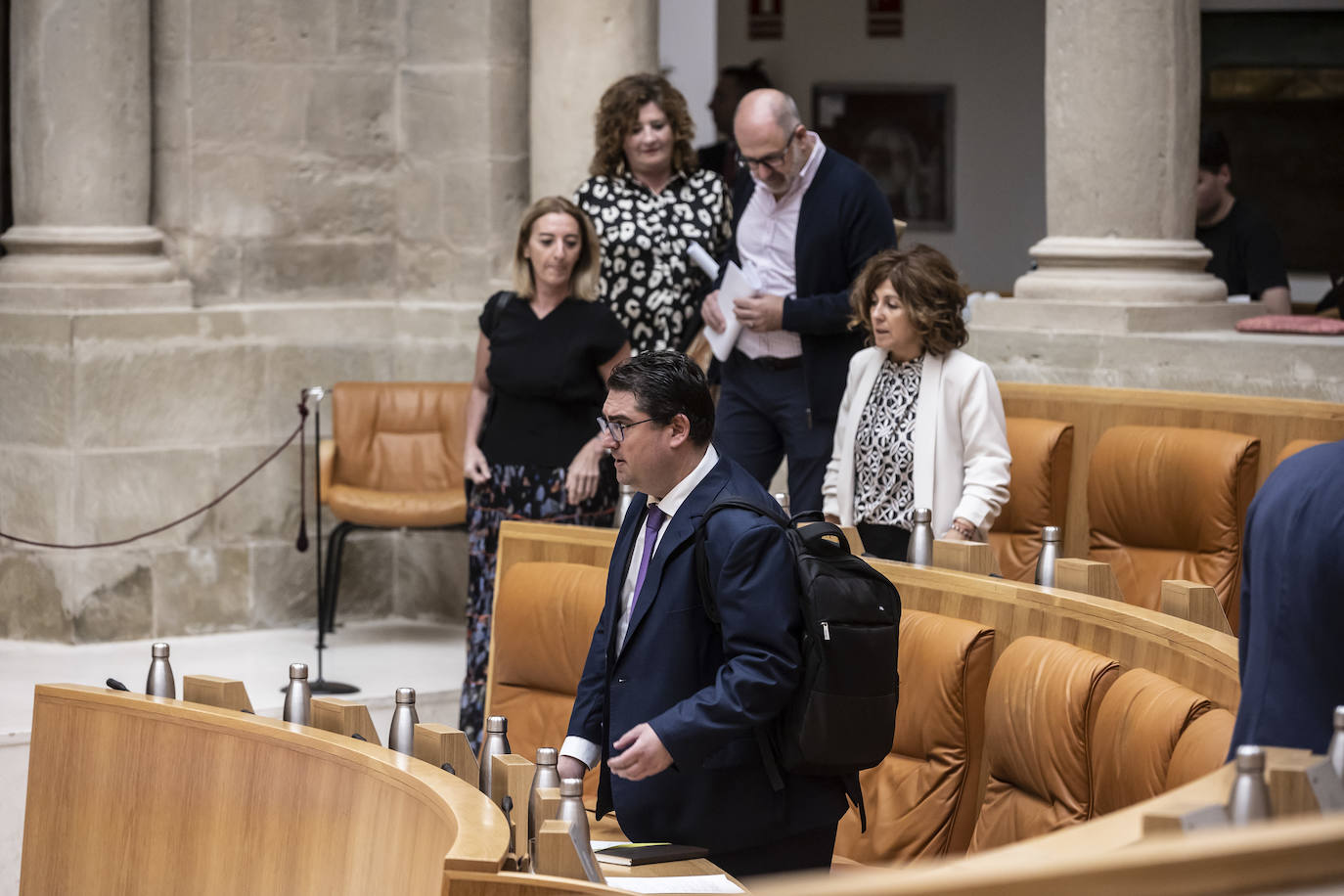 El pleno del Parlamento de La Rioja en imágenes