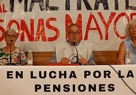 Carmen Ruiz, Pedro Gómez y Rosario Gutiérrez, en la Casa de los Periodistas.