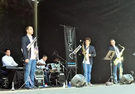 Alfredo Muñoz y Roberto Iturriaga durante un concierto en Albelda.