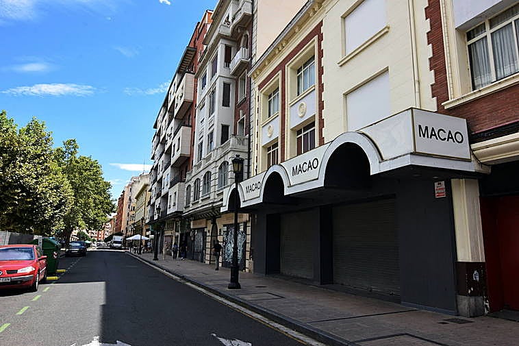 Discotecas en la calle Duquesa de la Victoria, en Logroño.