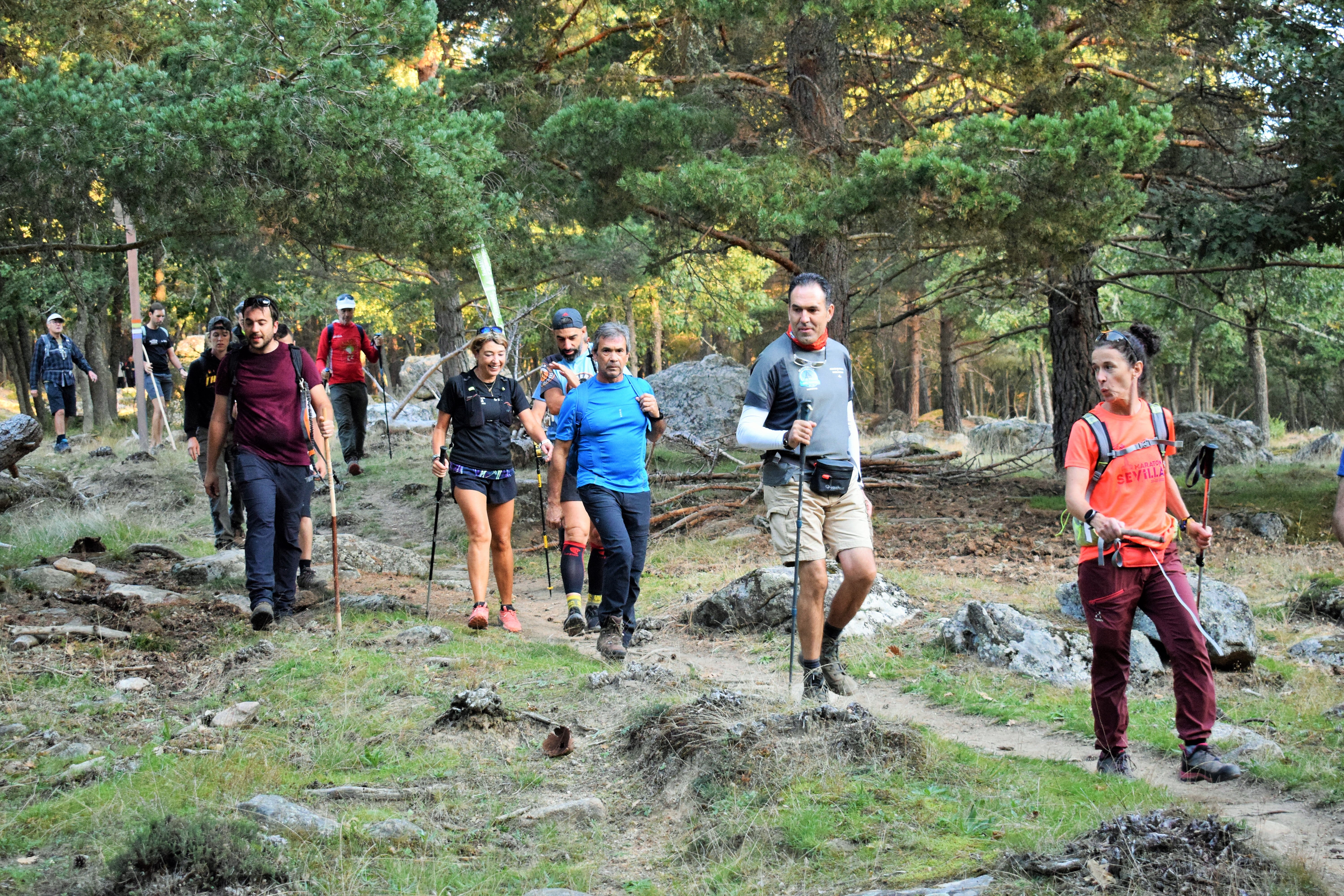 Instantes de la marcha de Hoyos