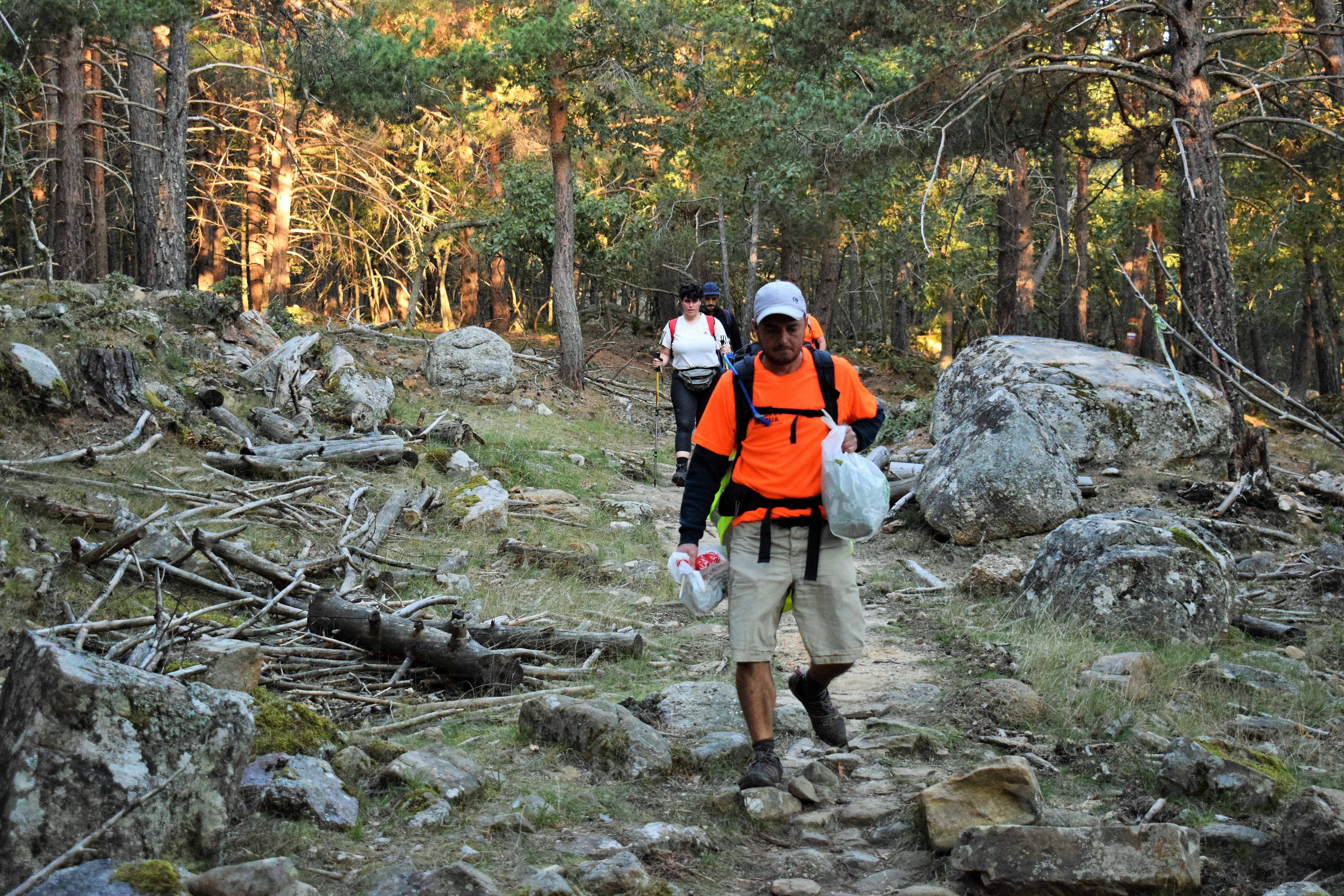 Instantes de la marcha de Hoyos
