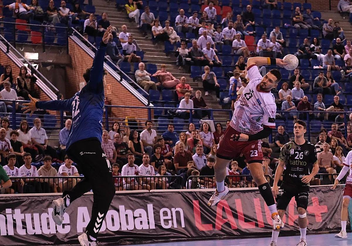 El Logroño y su afición enseñan sus dientes