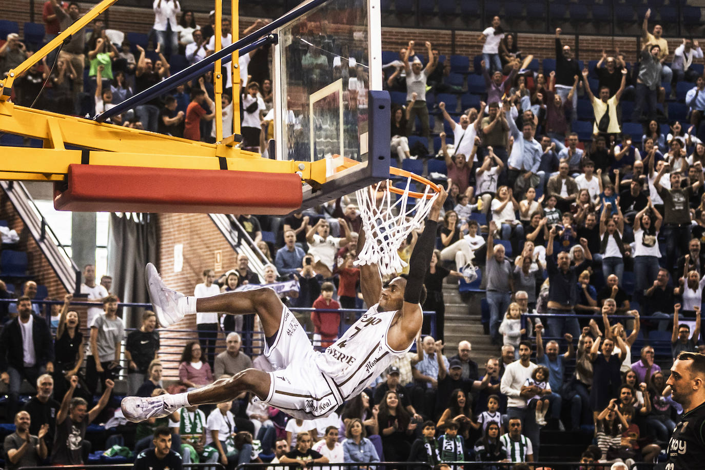 Clavijo 62 - Betis 56