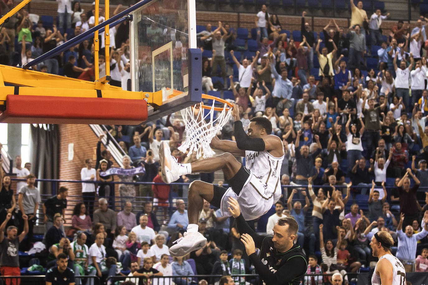 Clavijo 62 - Betis 56