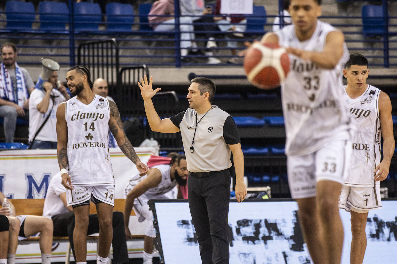 Clavijo 62 - Betis 56