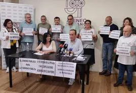 Miembros y portavoces de la Plataforma en Defensa por la Sanidad Pública de La Rioja.