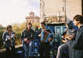 Imagen de archivo del grupo Dusminguet, que actuó en el festival Folk Supuesto de Canales de la Sierra en 2001.