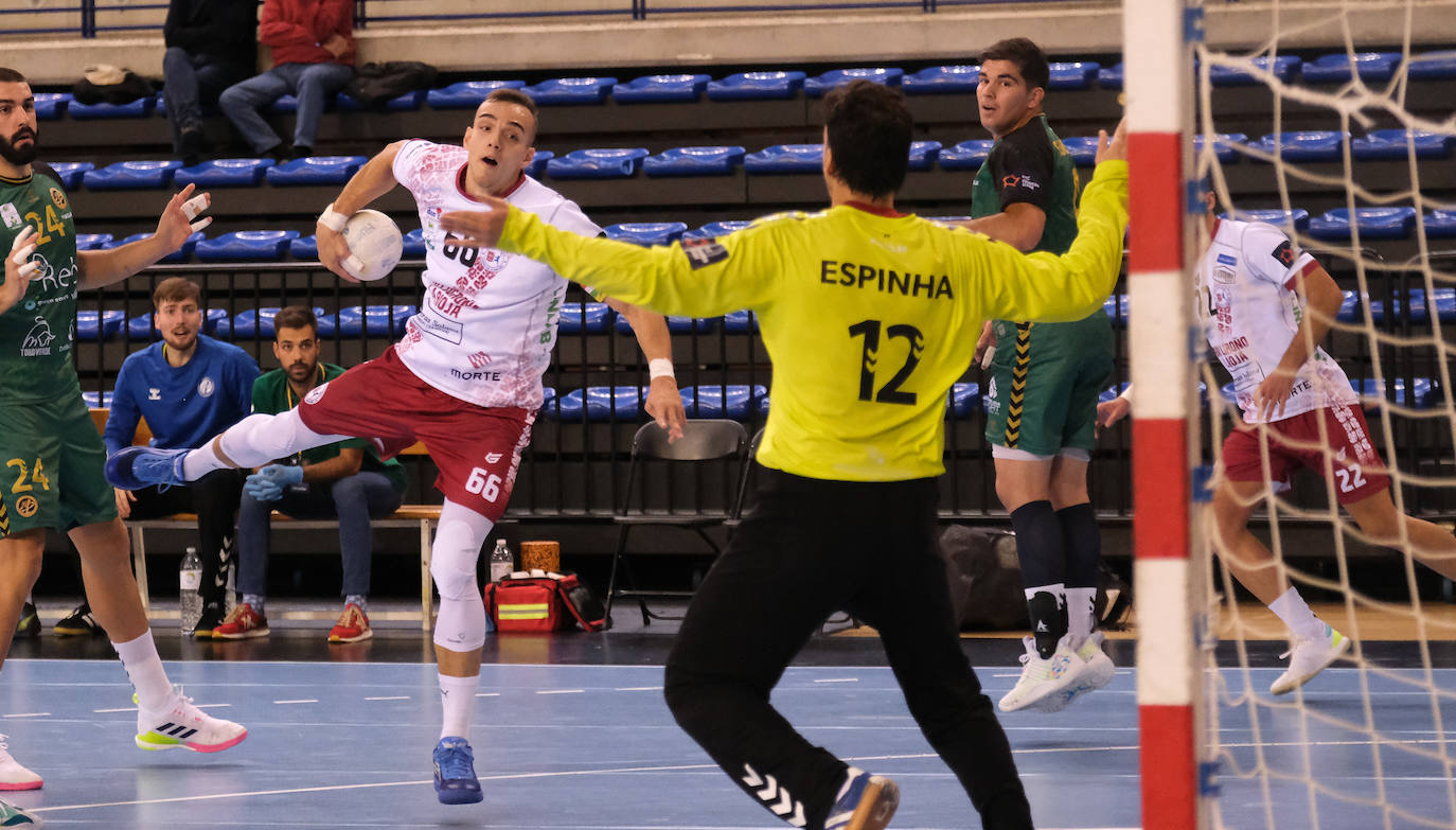 El BM Ciudad de Logroño cae ante el Cuenca