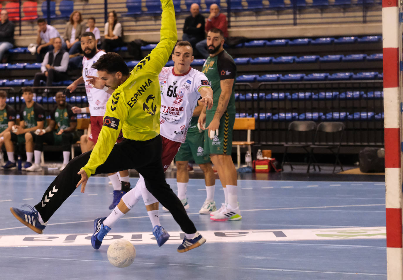 El BM Ciudad de Logroño cae ante el Cuenca