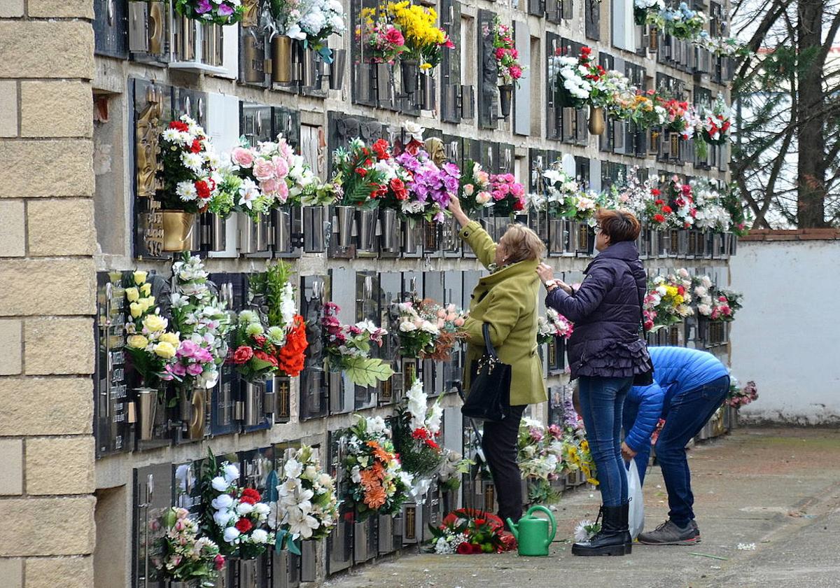 El cementerio San Lázaro se amplía con 210 columbarios y 18 tumbas