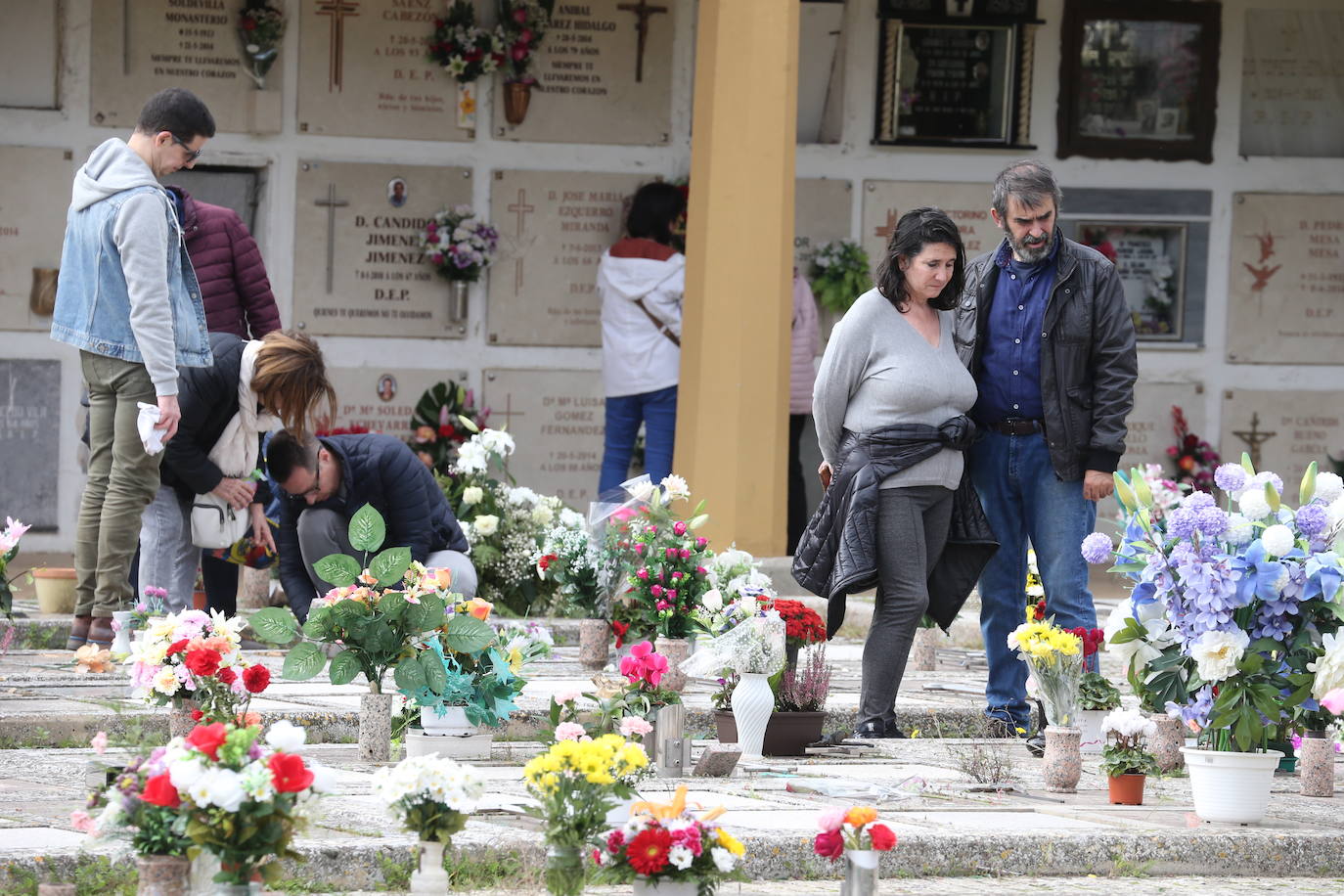 El Día de Todos los Santos, en el cementerio de Logroño