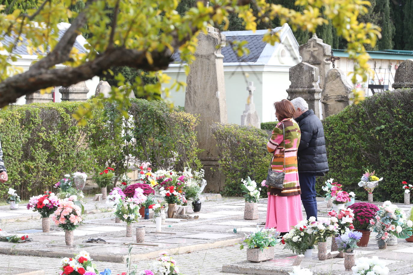 El Día de Todos los Santos, en el cementerio de Logroño