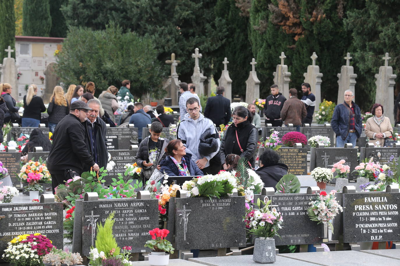 El Día de Todos los Santos, en el cementerio de Logroño