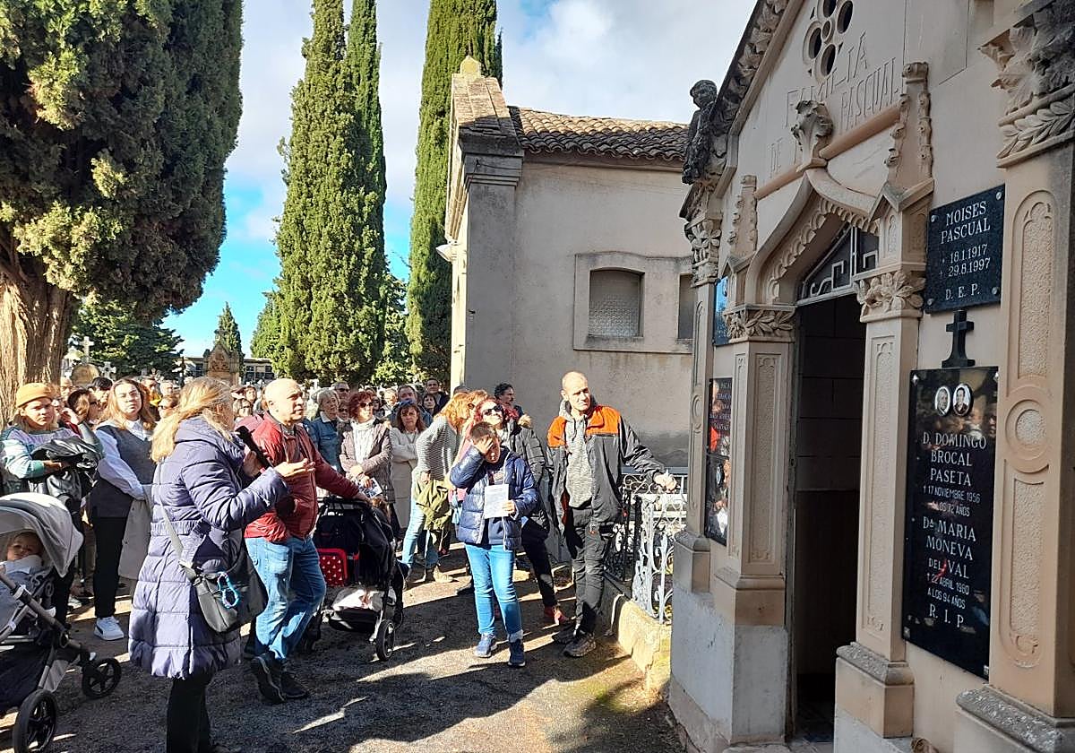 Recorrido por el camposanto calagurritano, ayer por la mañana.