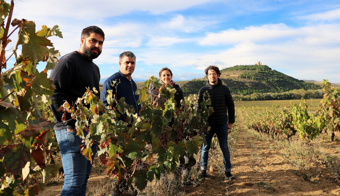 Ismael, Mario, Janire Moraza y Patricio Brongo en la finca Los Terreros.