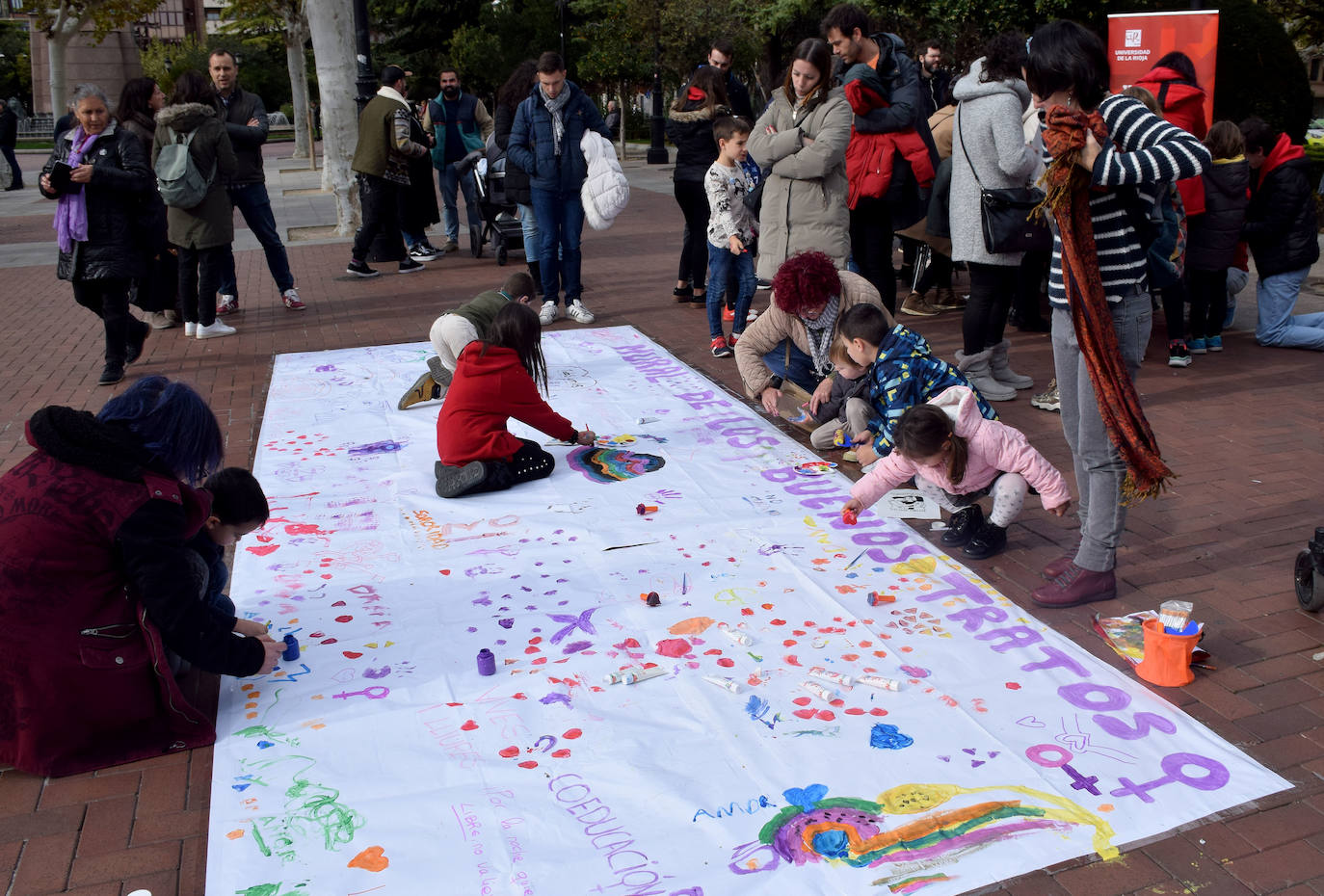 Concentración en El Espolón contra la violencia machista