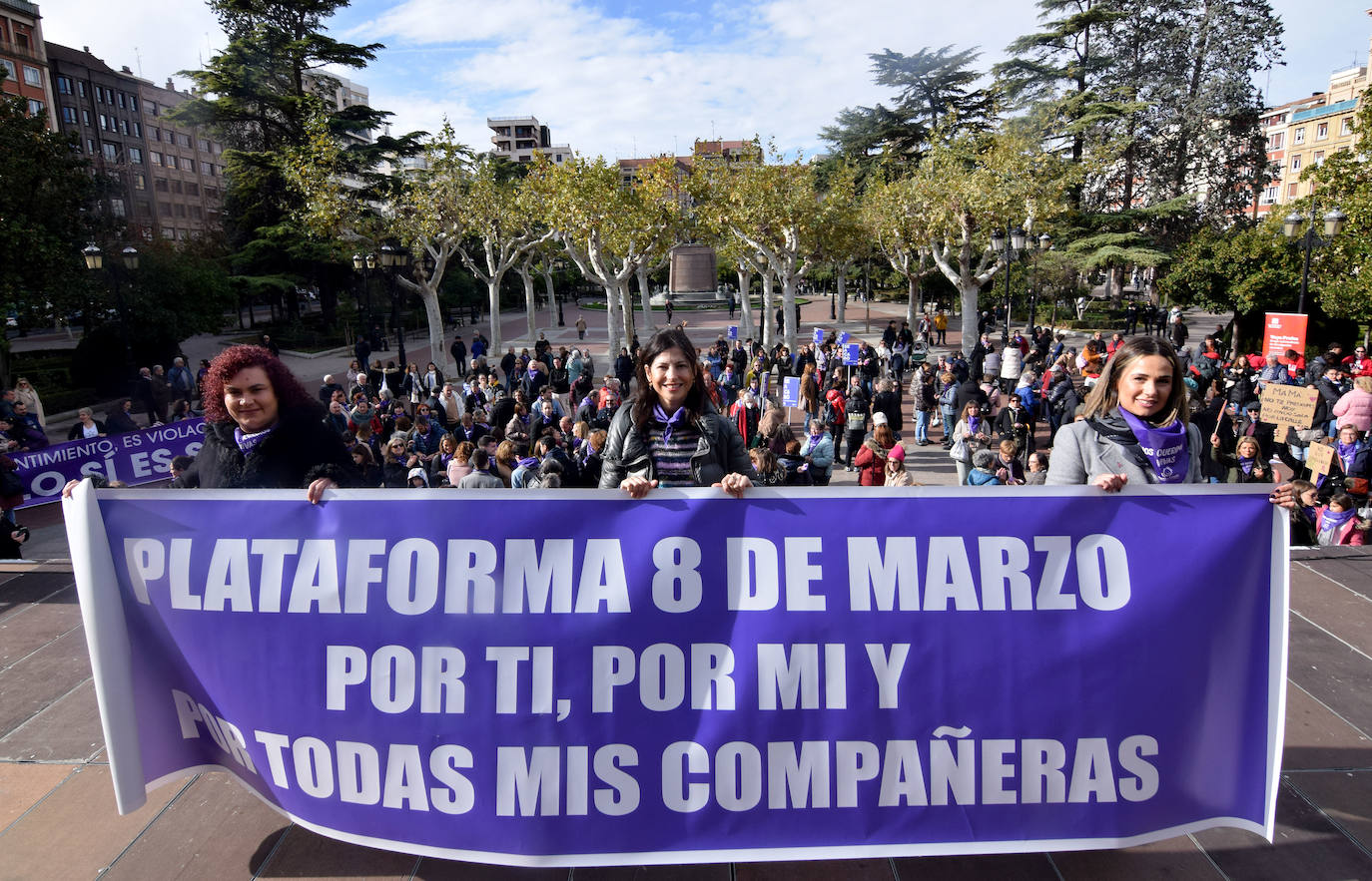 Concentración en El Espolón contra la violencia machista