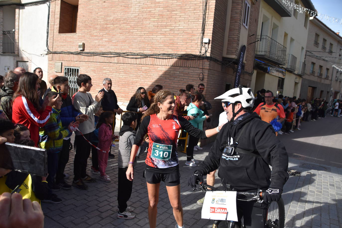 Carlos Pérez y Olmo Vidondo ganan la X carrera &#039;Entre dinosaurios&#039; de Igea