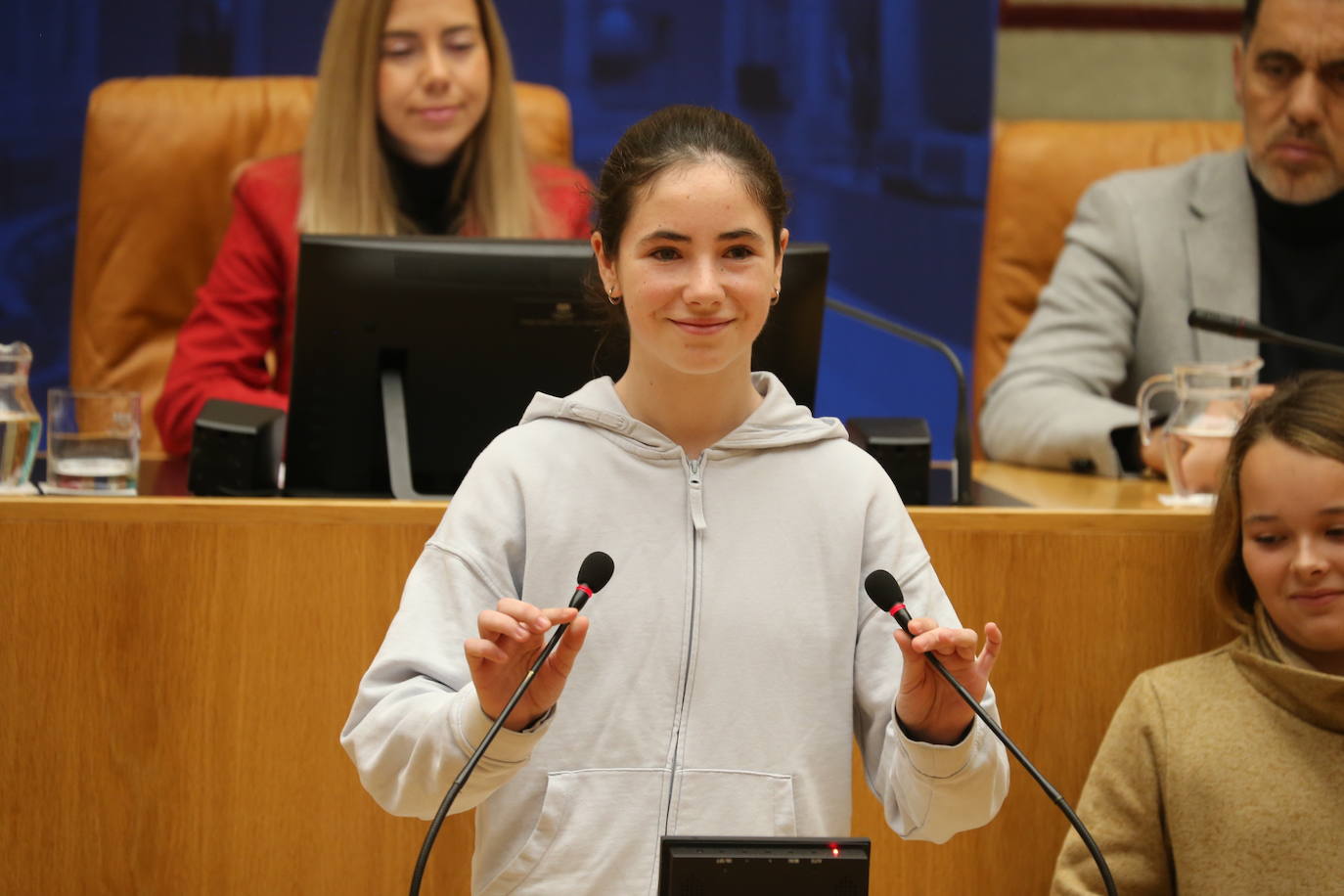 Los niños riojanos leen la Constitución