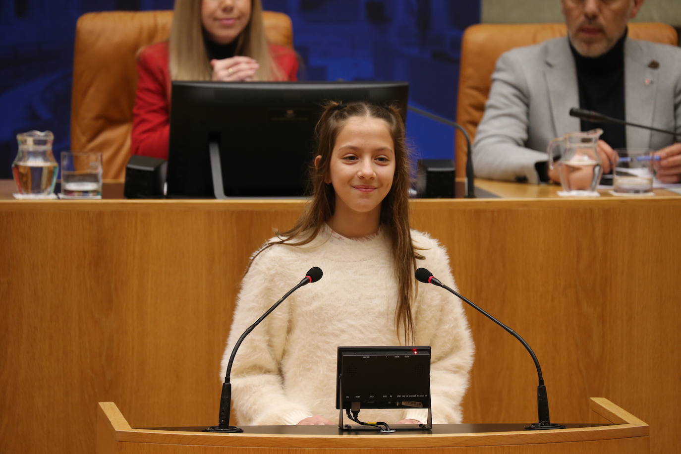 Los niños riojanos leen la Constitución