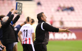 Diego Martínez, en un partido en Las Gaunas.