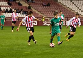 Córdoba, con el balón.