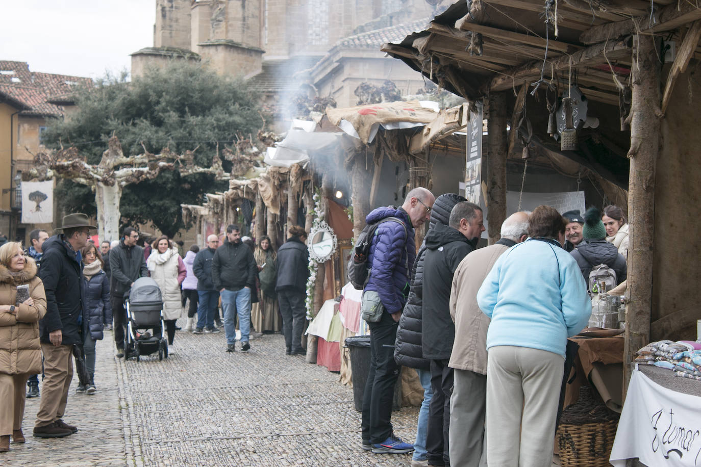 Las ferias de Santo Domingo continúan bajo la lluvia
