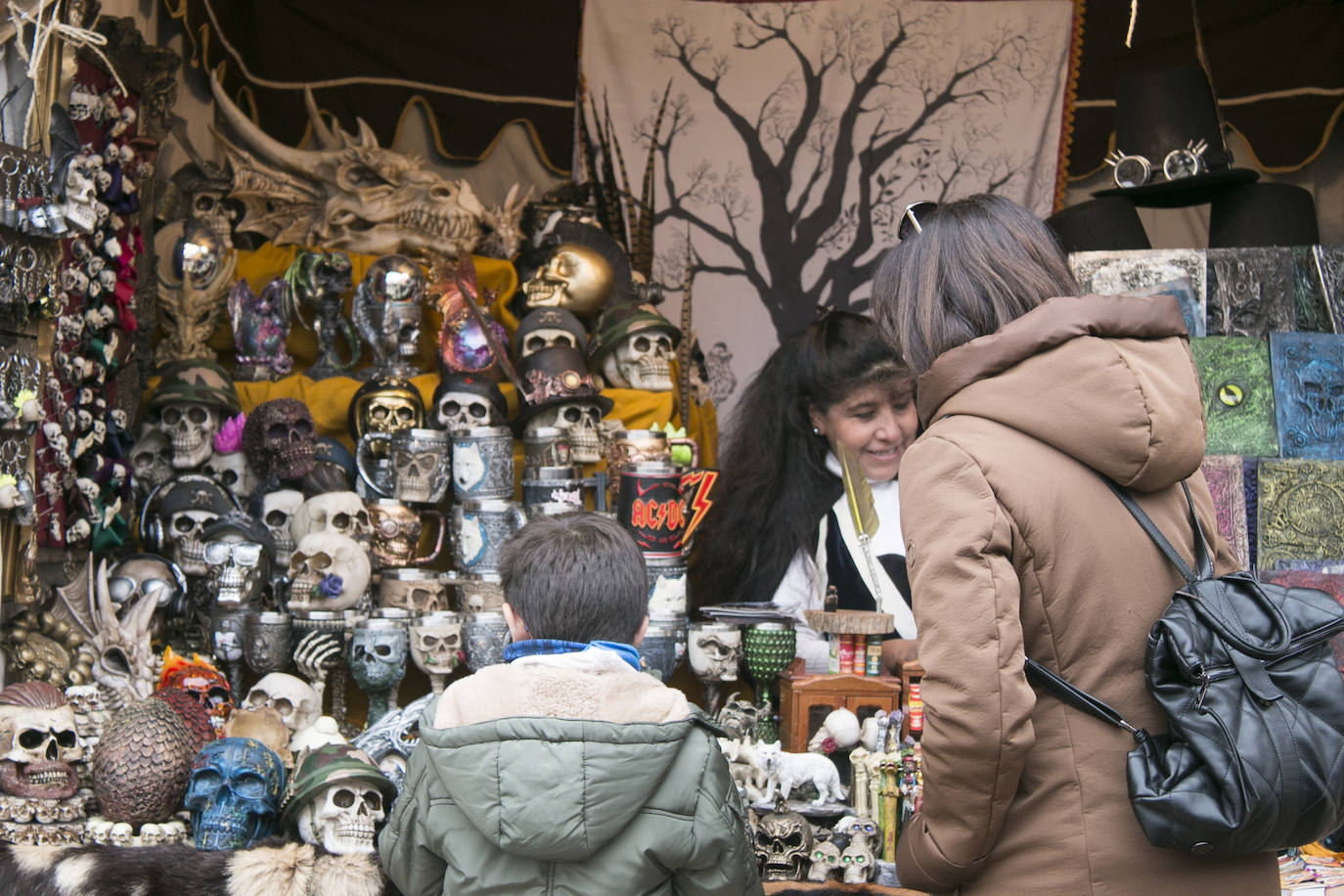Las ferias de Santo Domingo continúan bajo la lluvia