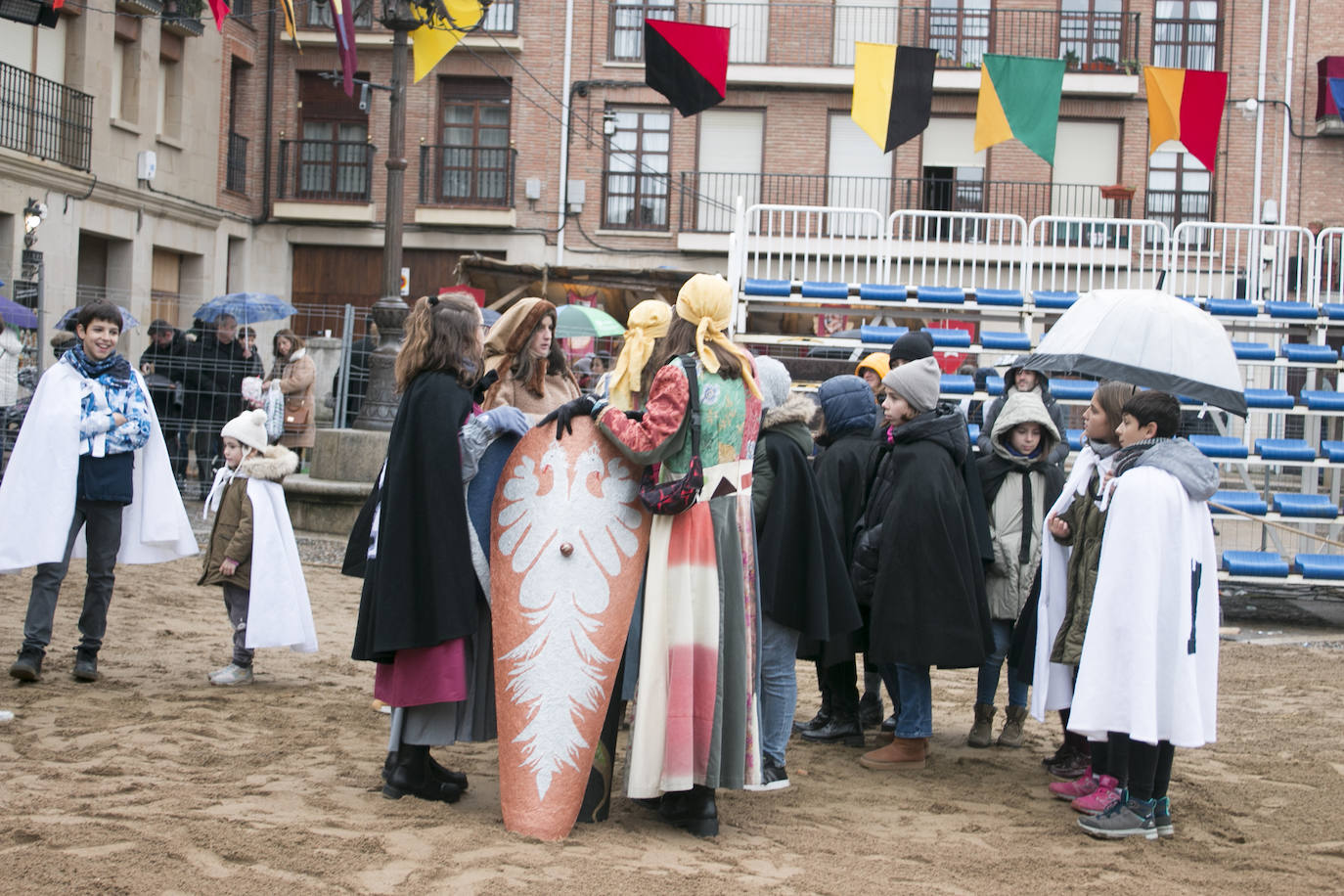 Las ferias de Santo Domingo continúan bajo la lluvia