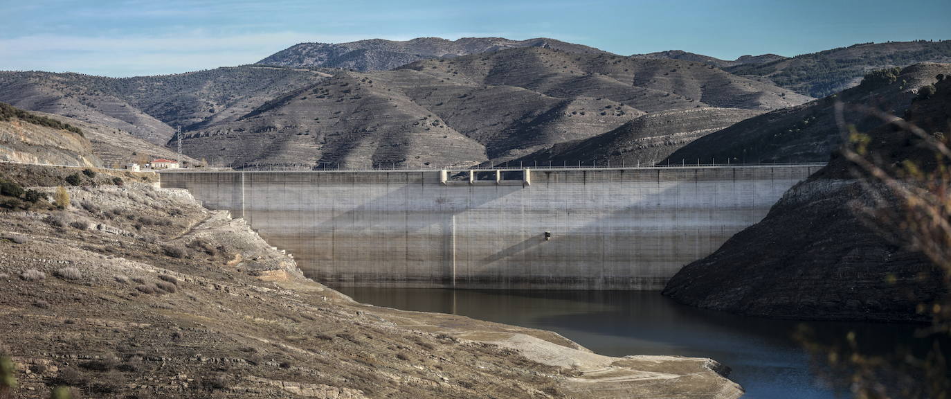 El pantano González Lacasa y la presa de Enciso, en imágenes