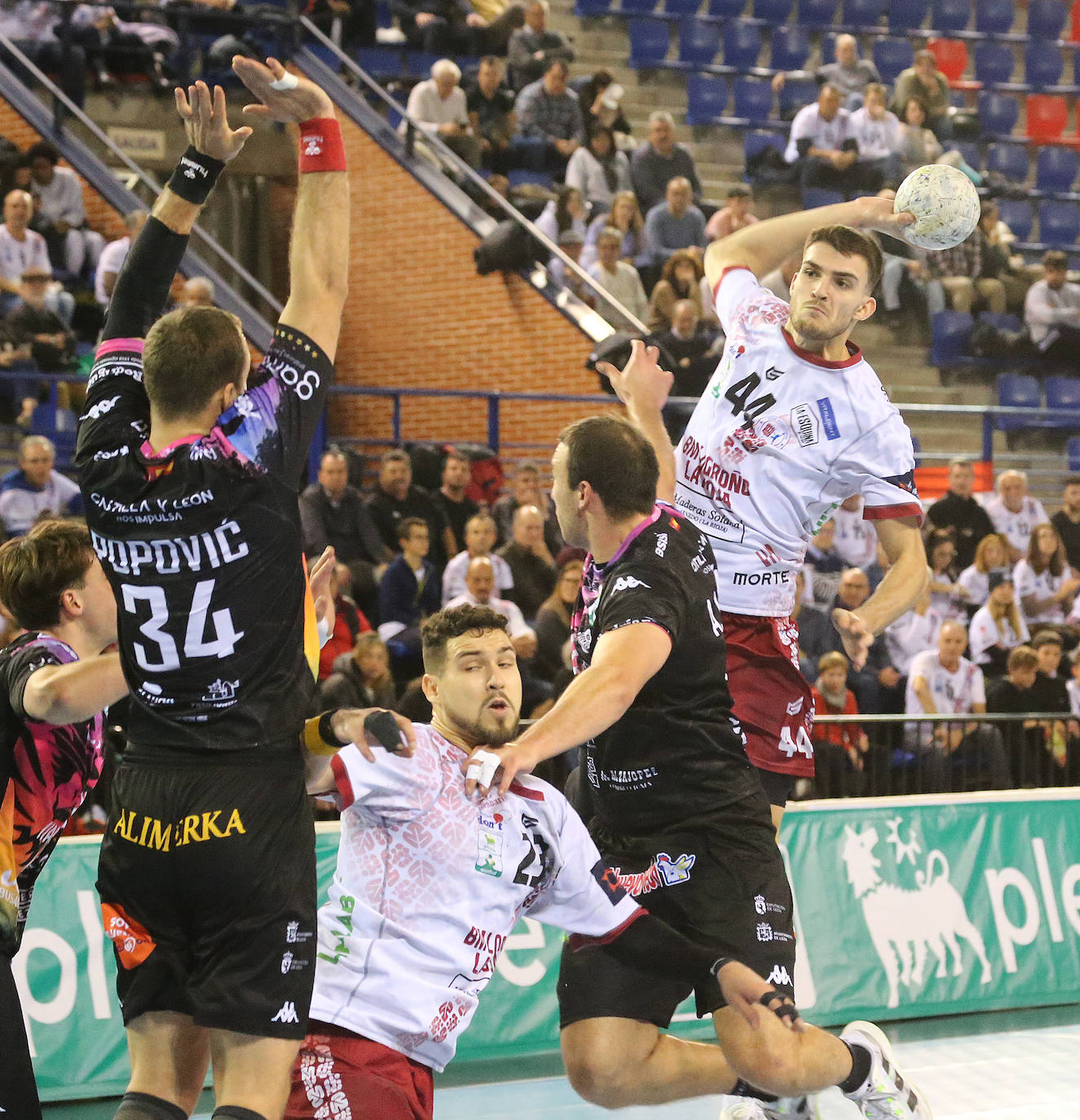 Las imágenes del Ciudad de Logroño-Ademar de León