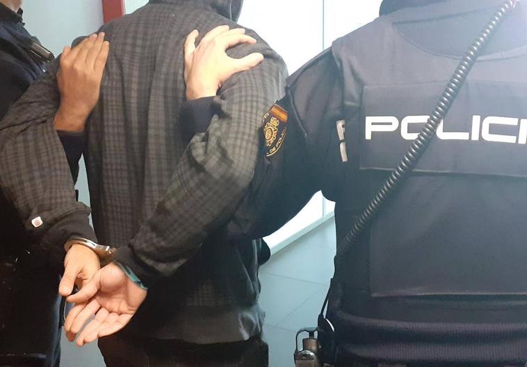 Se detuvo a un hombre y una mujer con residencia en Marsella.